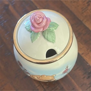 Lenox Disney Winnie the Pooh Honey Pot Fine Ivory China Collectible