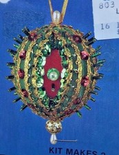 Walco Holiday RED  GREEN INDENTED BALL Vtg Sequin Bead Christmas Ornament Kit