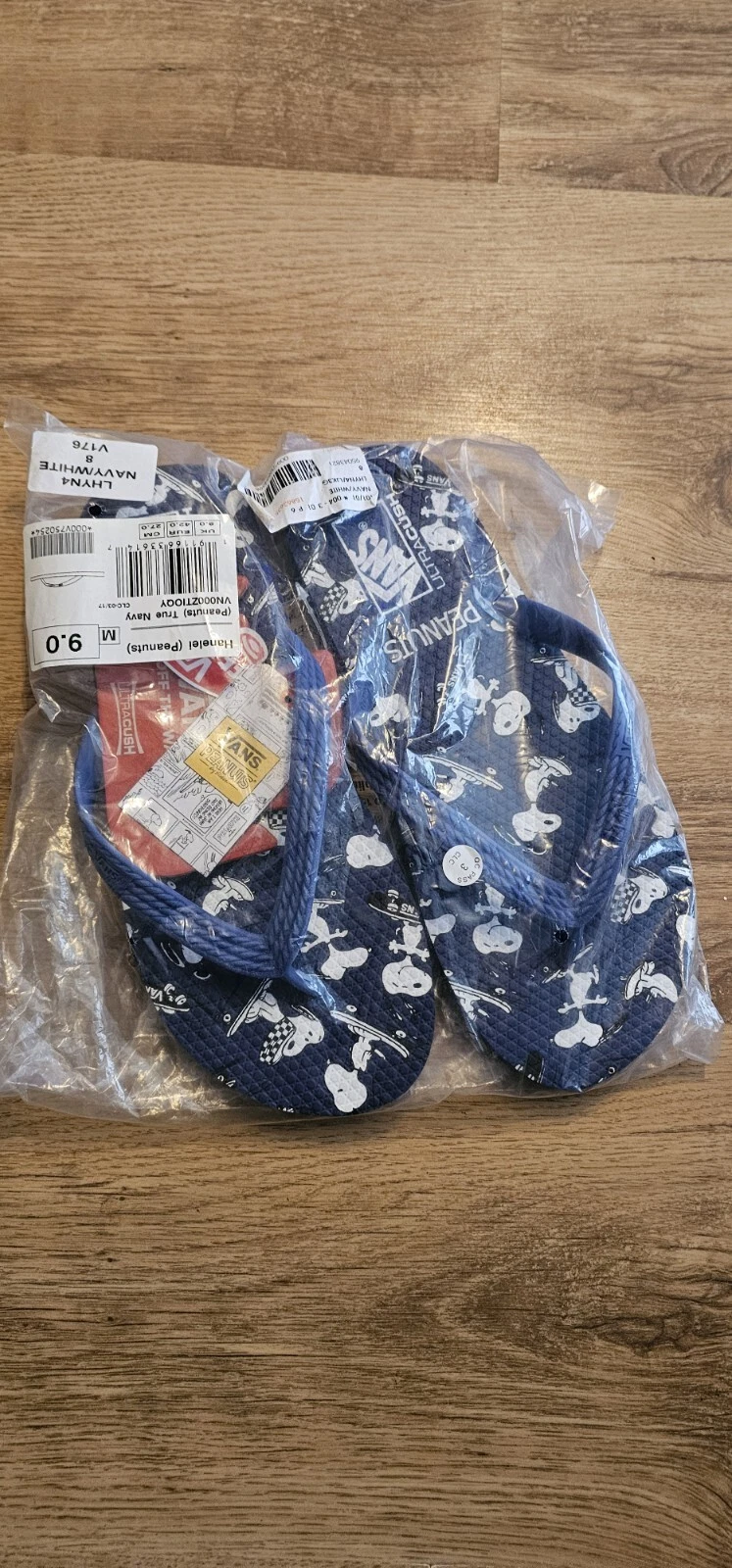 Infradito Vans Peanuts Hanelei taglia UK 8