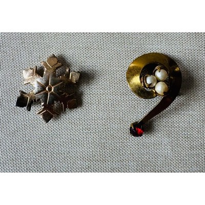 Vintage Snowflake Brooch & Swirl Pearl Brooch Red Gem Pin Set