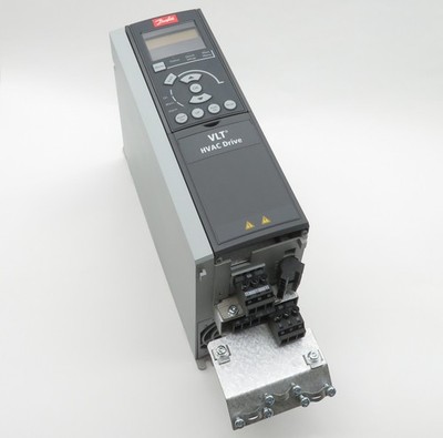 Frequenzumrichter Danfoss FC-102P2K2T4E20 Frequency Converter 2,2kW 3HP 5,6A