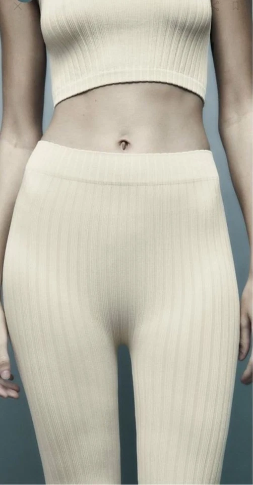 Leggings para mujer Zara acanalados color crema colección contorno ilimitado talla M/L Foto 2 de 4