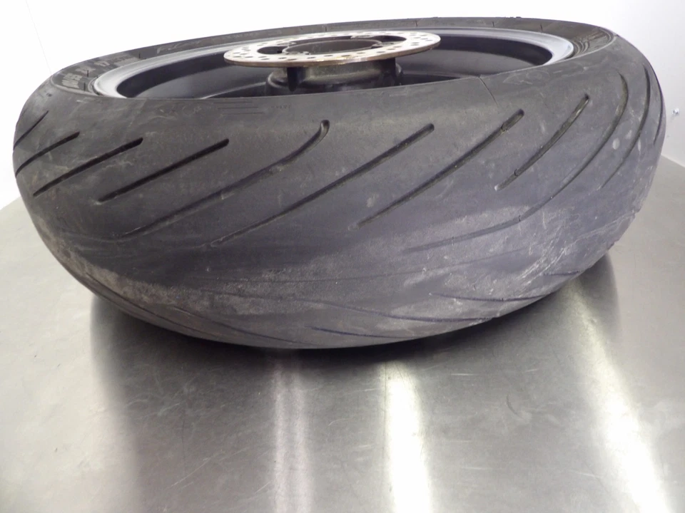 Llanta trasera 11 Triumph Street Triple 675 con rotor de freno y neumático T2010842 Foto 2 de 4