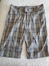 Columbia sportswear Titanium shorts longer size 6 womens Plaid EUC Lightweight