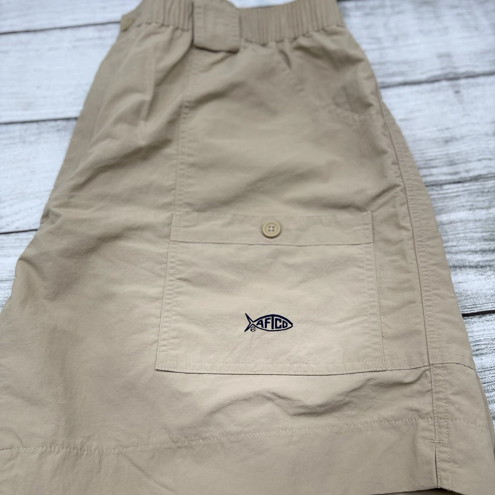 AFTCO M01 Mens Original Fishing Shorts Khaki Tan Nylon Elastic Waist Size 40 5"
Opens in a new windo