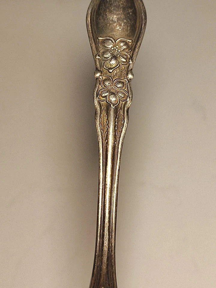 Wm Rogers & Son AA Serving Fork 8 1/2" Pat Nov 29 1910 Rare Orange Blossom - Image 3 of 4