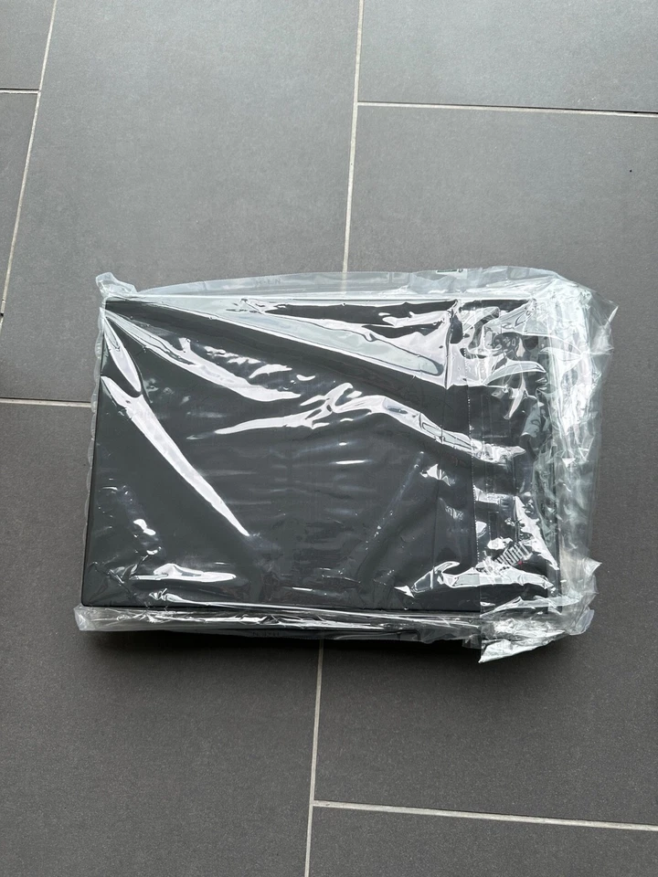Lenovo ThinkPad X1 Carbon · i7-8665U · 16GB · 512GB, photo 2 of 5