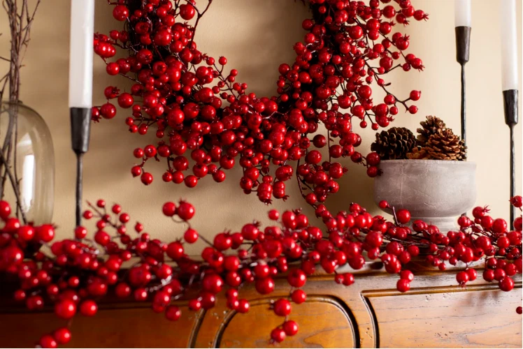 Christmas Artificial Garland Decoration Red Berry 6ft Home Decor
