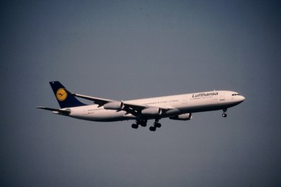 Dia D-AIGI Airbus A340-311 Lufthansa 08/1996 FRA Flugzeug 35mm gerahmt OP-N12-62