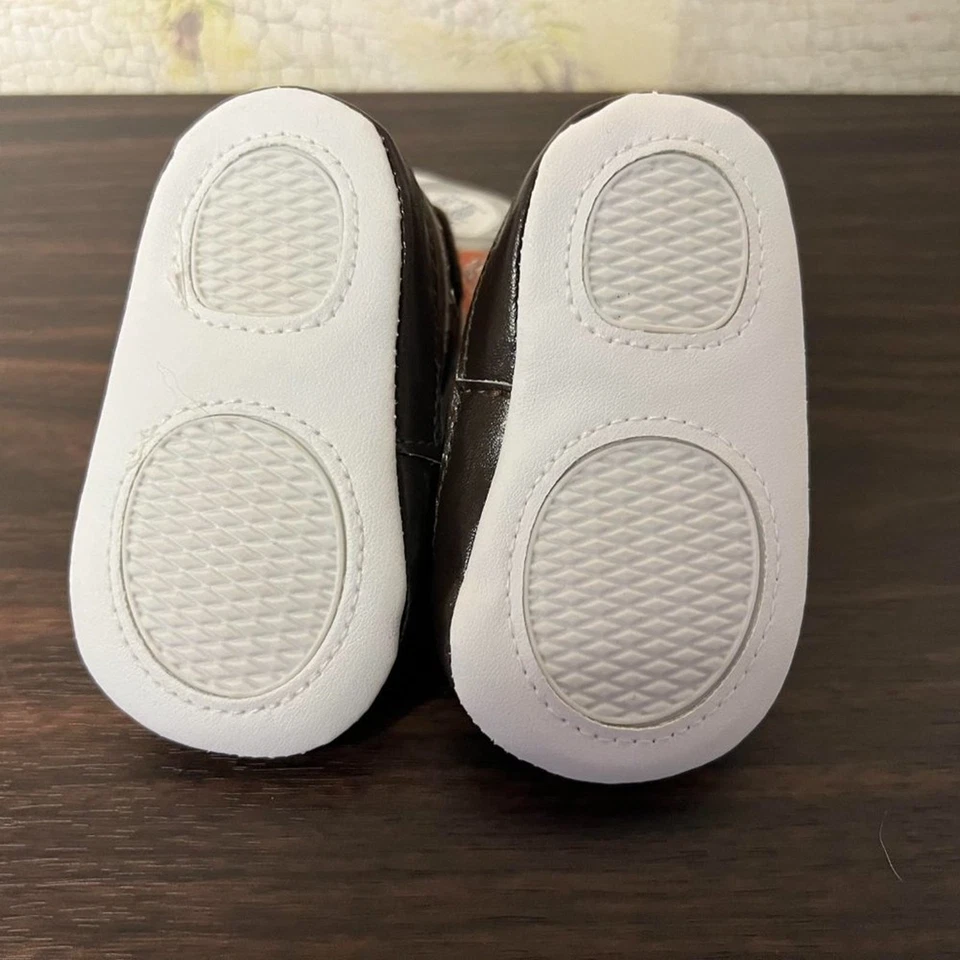 Botines de bebé Luvable Friends estilo bota de pato marrón talla SM 0-6 meses nuevos Foto 3 de 3