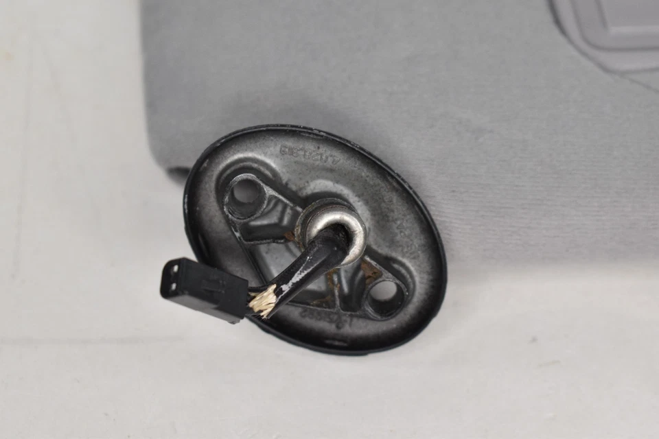 1998 Jeep Cherokee Laredo Passenger Right Sun Visor Sunvisor Gray - Image 4 of 4