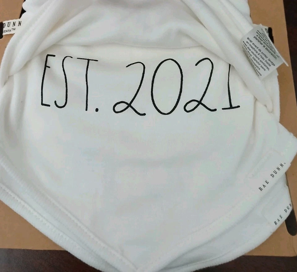 Juego de 3 baberos bandana Rae Dunn Baby blancos 100 % algodón gráfico espalda a presión NUEVO Foto 4 de 4