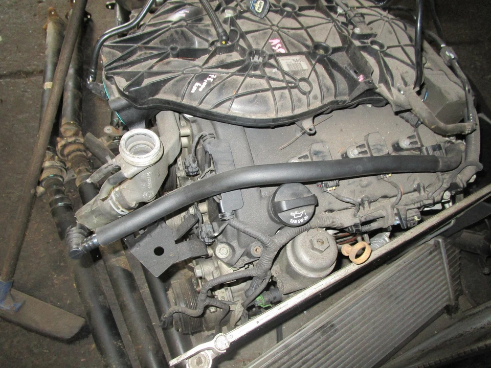 Genuine Holden New PCV Hose Pipe suits Holden VE V6 Commodore 2010 - 2011 LLT - image 3 of 4