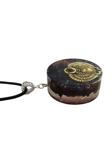 Orgonite ciondolo Scarabeo egizio Orgone Granato Tormalina nera collana Ematite - Foto 7 di 7