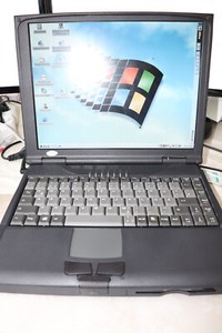 Intel Pentium I 233 MMX OEM Notebook 32MB 2GB XGA-Display aus 1998