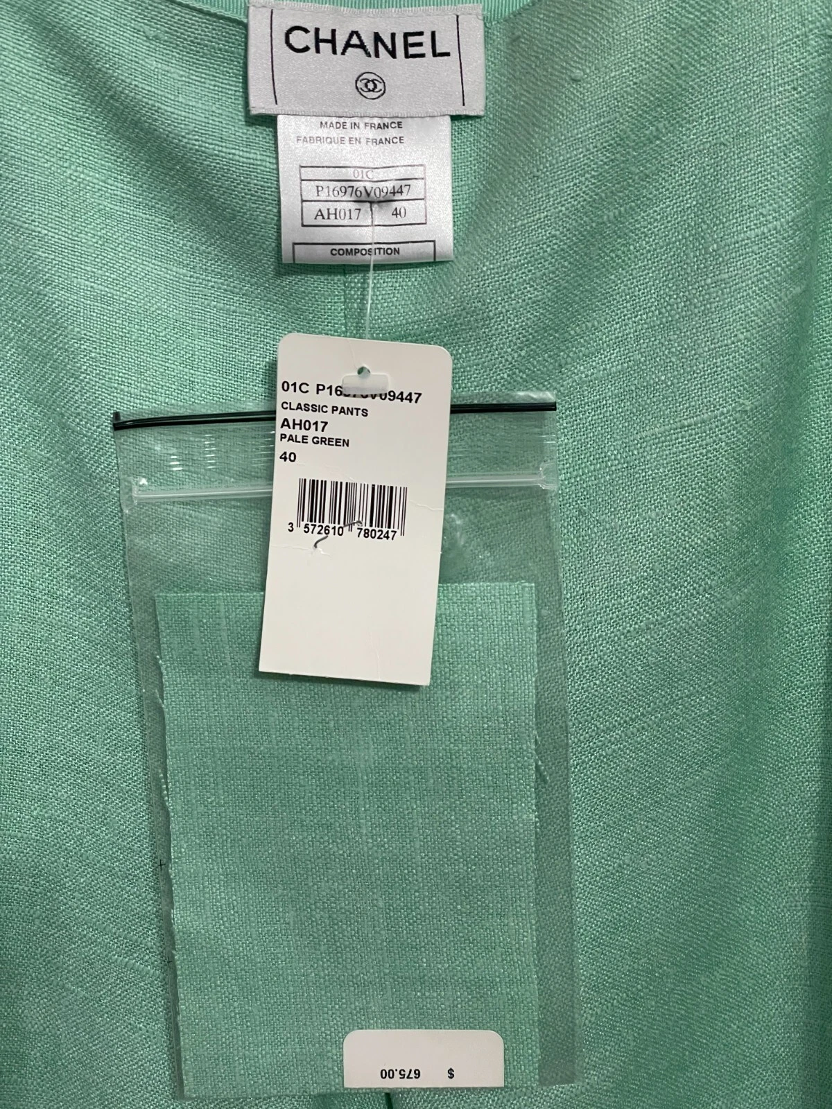 Chanel — NWT CHANEL SILK CLASSIC PANTS - pale green