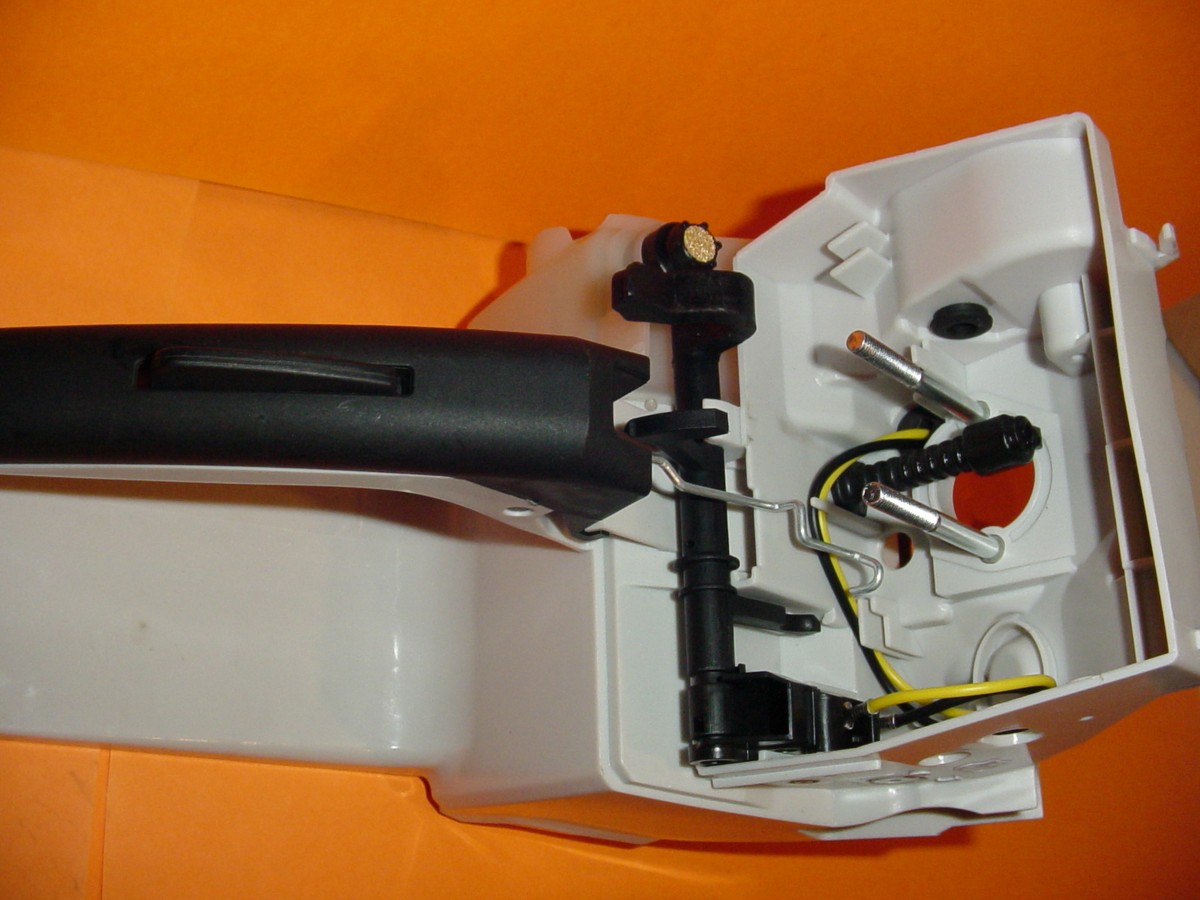 GAS FUEL TANK HOUSING REAR HANDLE FOR STIHL 044 Ms440 1128 350 0832 Wagners