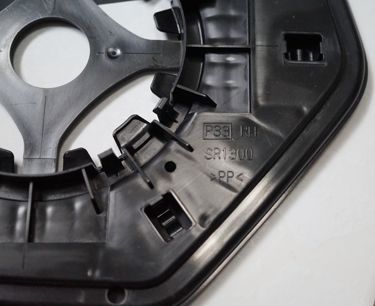 GENUINE PART NO 7632C960 MIRROR & HOLDER,DOOR,RH MITSUBISH PAJERO