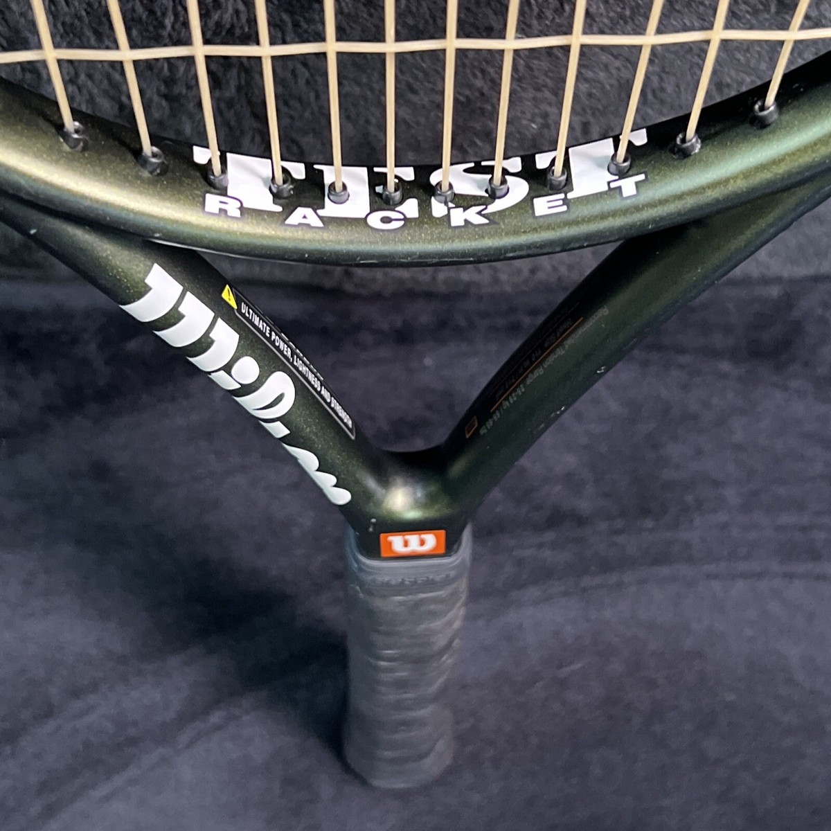Wilson Hyper Carbon Hammer Pro Staff 6.5 Tennis Racquet - 4 Wilson Hyper Carbon Hammer Pro Staff 6.5 Tennis Racquet - 4