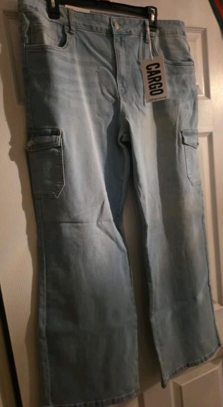 Refuge Women's Cargo Wide Leg Jeans Size 13 NWT Light Blue 