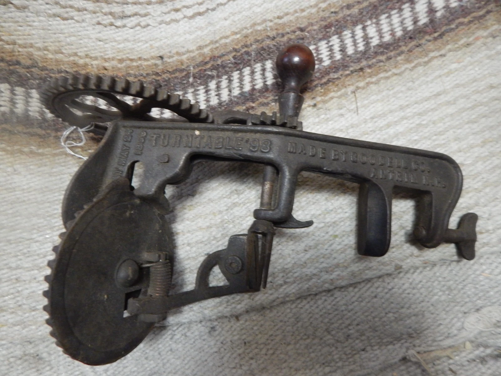 antique apple peeler pat 1898 made by Goodell Co .Antrim ,N. H. Turntable "98