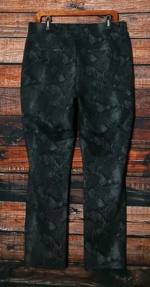 Pantalones DKNY Talla L Pull On Ponte Elastizados Negro Gris Estampado Piel de Serpiente tiro alto  Foto 4 de 4