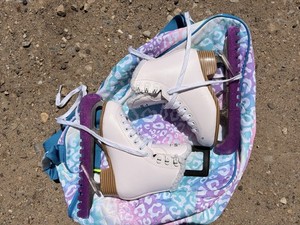 Jackson 380 Skates And Skate Bag  Size 13 Little Kid 
