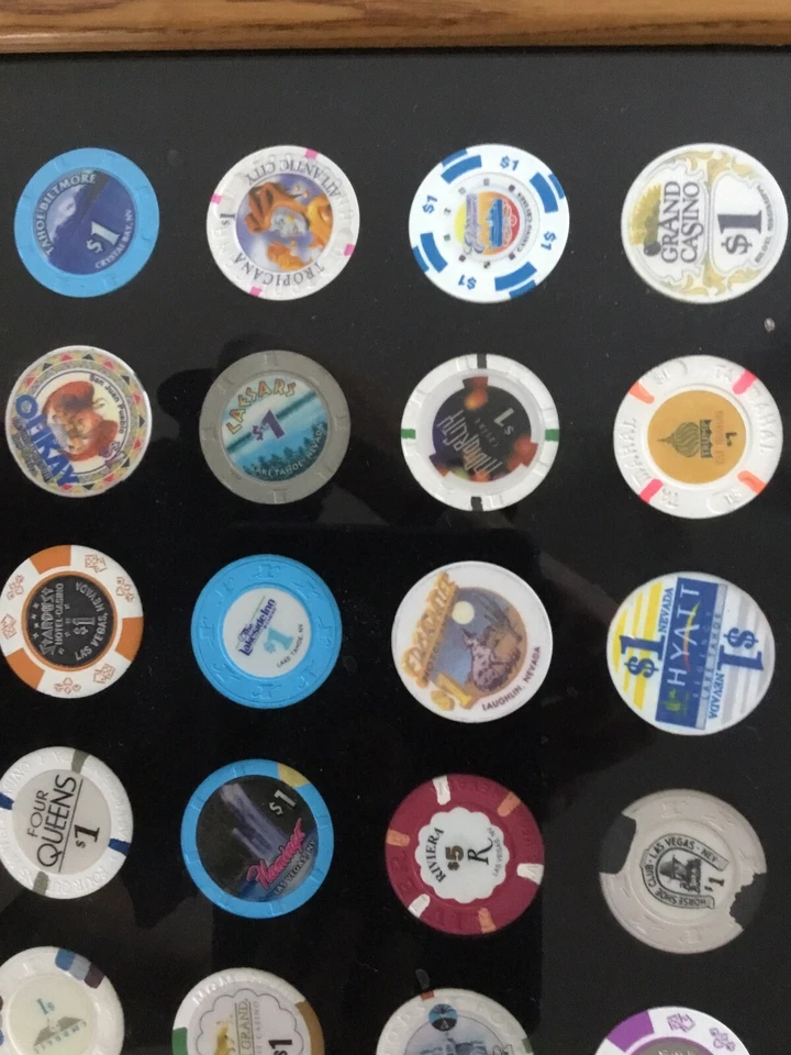 Casino Chip Gold Silver Dollar Framed $1 $2.50 $5 Las Vegas Harrahs’s Binion NV - Image 2 of 4