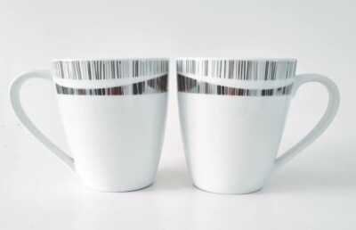 Price und Kensington ein Paar Tee- oder Kaffeetassen in einem seltenen Muster