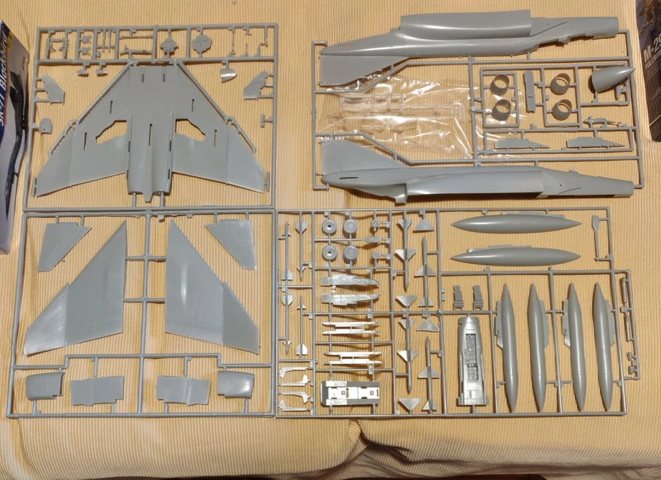 F-4J Phantom II Italeri  N. 2642 1:48 rare box vintage - Immagine 3 di 4