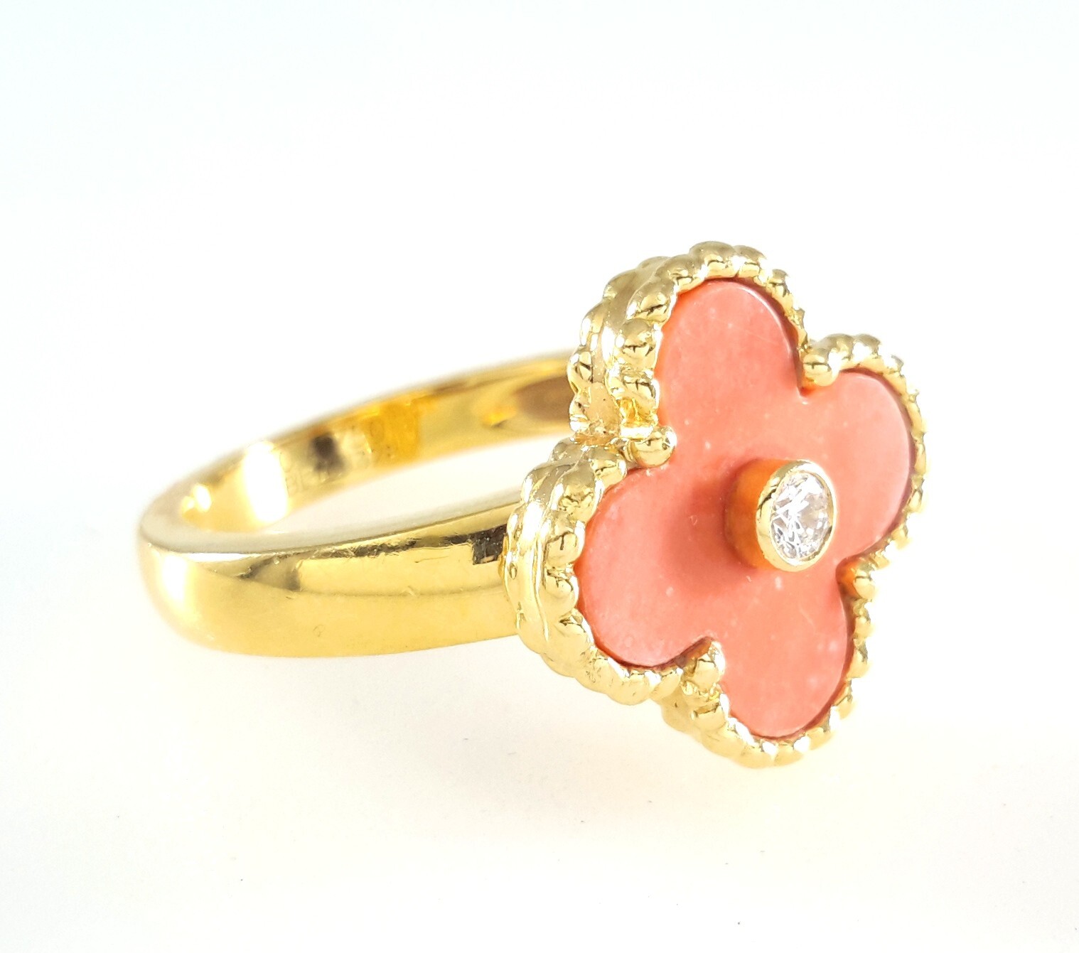 VAN CLEEF & ARPELS RED CORAL Diamond 18K Yellow Gold Ring VCA – R10968 - Image 4