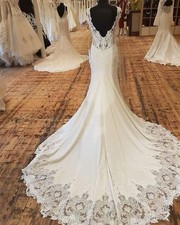 Martin Thornburg Wedding Dress Size 8 Ivory. Worn Once for  9 Hours.