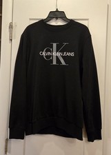 Calvin Klein Jeans CK Logo Sudadera Negra Cuello Redondo Para Hombre Mediana Usada en Excelente Condición