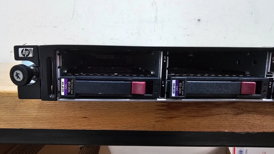 Servidor HP Proliant DL360 G7 579236-001 X5670 con (4) unidades SAS de 900 GB USADO Foto 3 de 4