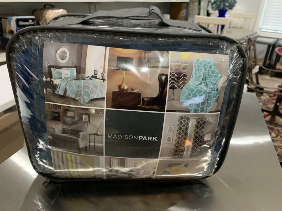 Conjunto de Capa de Edredom King/Califórnia King Madison Park Dolores 3 Peças Azul Marinho - Imagem 2 de 4