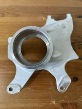 Can Am Maverick X3 FRONT RIGHT Passenger Knuckle Spindle Oem New 706204786