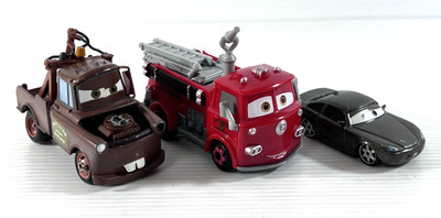 Disney Pixar Cars Lot of 3 Diecast & Plastic Vehicles Tow Mater Bob Cutlass Red