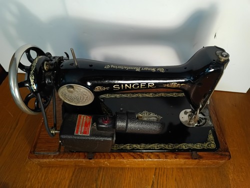 Vintage Singer Nähmaschine + Holzsockel schwarz + gold UNGETESTET ERSATZTEILE ODER REPARATUR - Bild 8 von 18