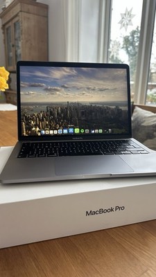 Apple MacBook Pro 2020 13 Zoll 256gb SSD Silber Touchbar - Guter Zustand