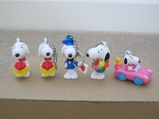 UFS UNITED FEATURES SYNDICATE Peanuts Snoopy PVC Keychains 5 Lot