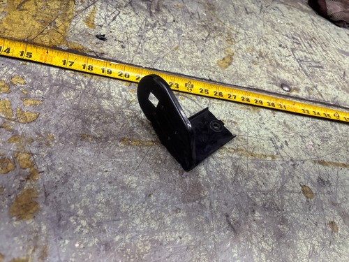 2007-2010 Jeep Patriot UPPER RADIATOR HOSE BRACKET - Picture 2 of 17