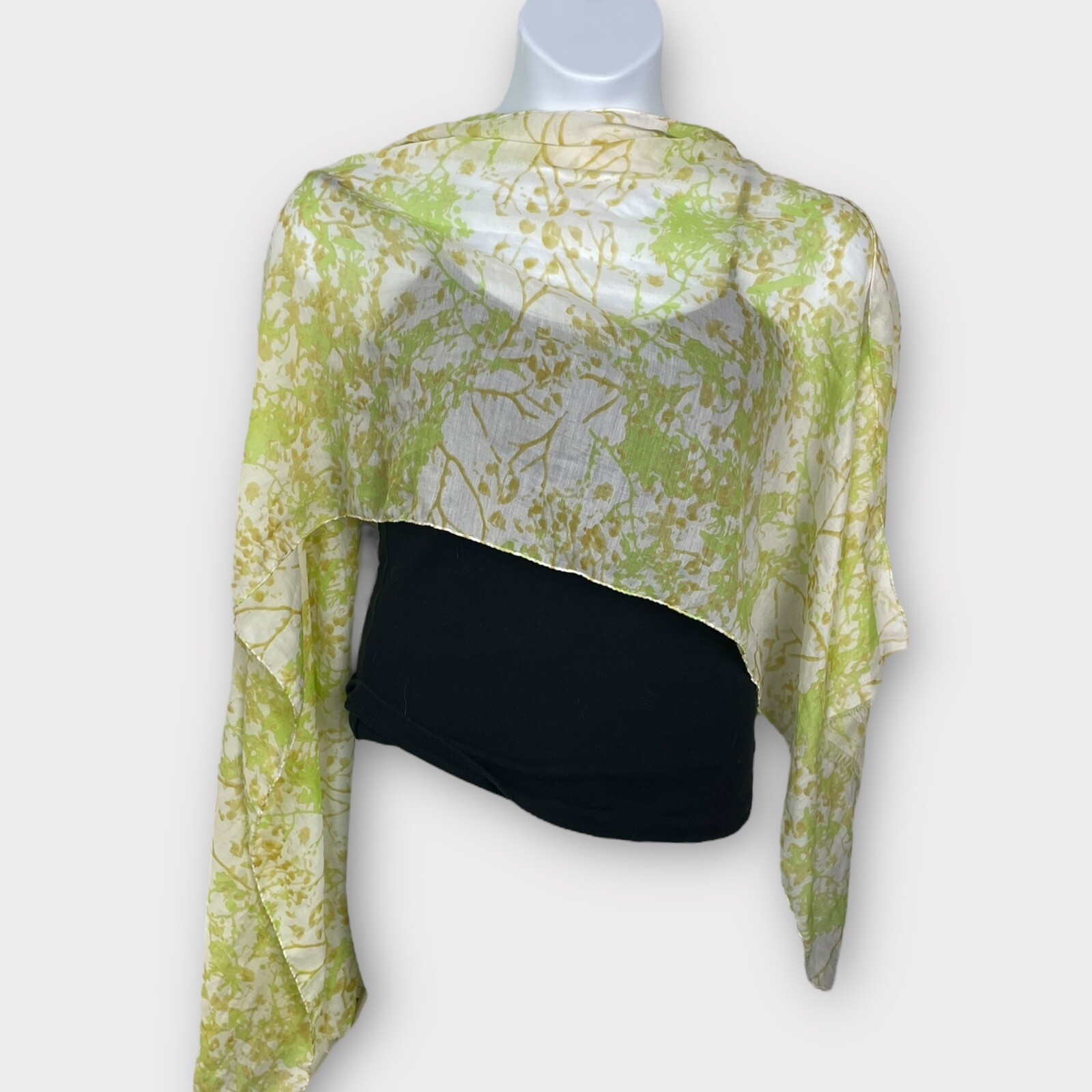 Women's Lightweight Rectangular Scarf Vintage Flo… - image 2