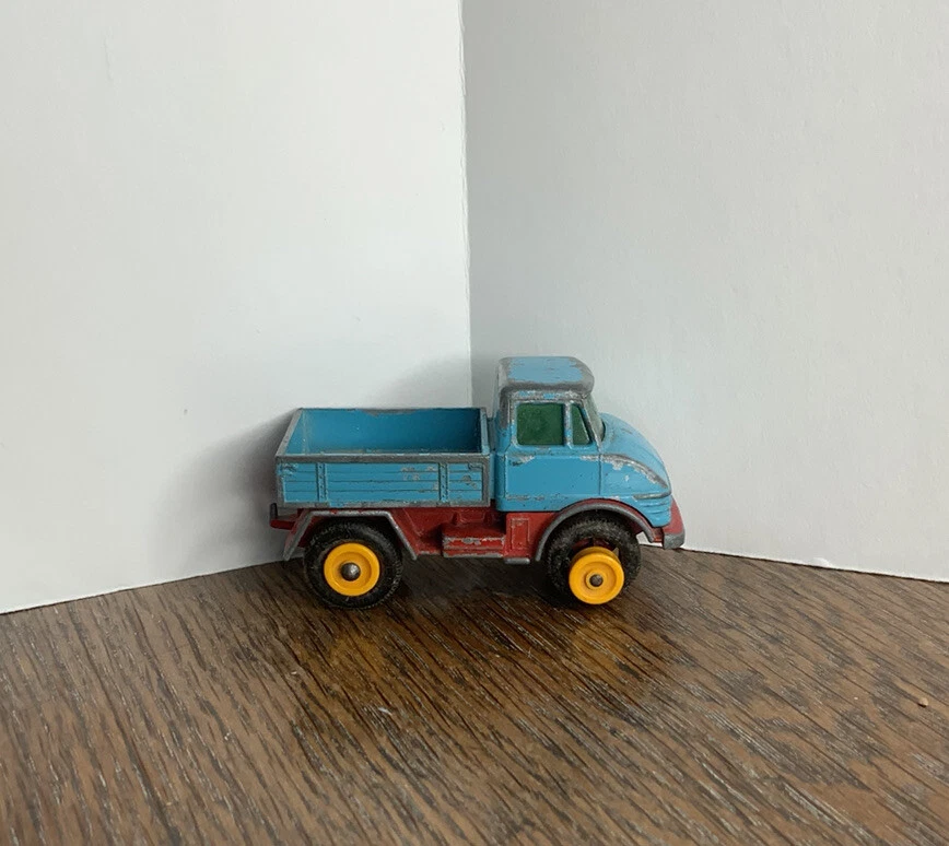 Camión fundido a presión vintage Matchbox Lesney Reg No.49 UNIMOG azul rojo ruedas amarillas Foto 3 de 4