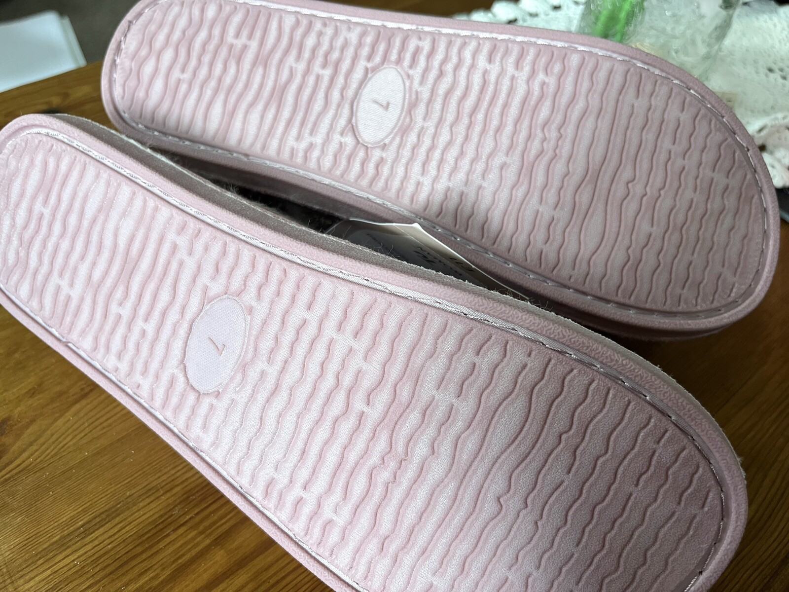 SAOLA TU pantofole rosa scintillante foderate soffici taglia UK 7 EU40 suola rigida maglia top nuove con etichette!