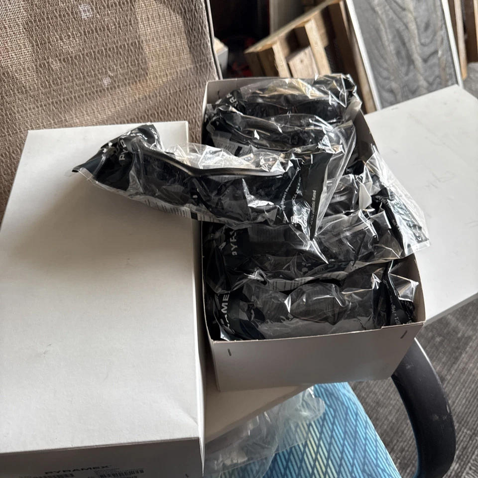 ÓCULOS DE SEGURANÇA PYRAMEX V2G/ÓCULOS HÍBRIDO CINZA FUMAÇA ANTI-NEVOEIRO GB1820ST 12 pk - Imagem 2 de 3