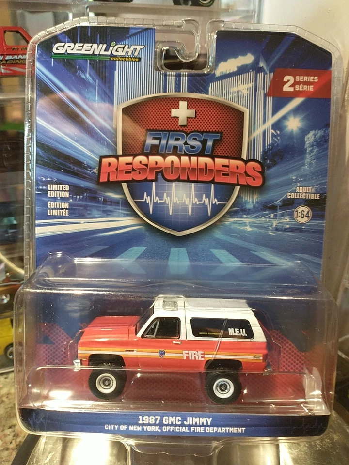 Greenlight 1987 GMC Jimmy "FDNY M.E.U" Red & White 1/64 Diecast Model 67060 A - Image 2 of 4