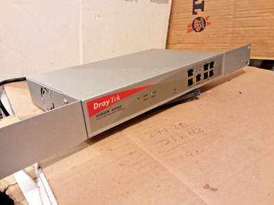DrayTek Vigor 2950 Dual WAN Security Firewall mit Halterung / Rack Ohren