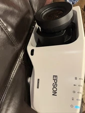 Epson Pro G7400U 3LCD WUXGA with Brand New Bulb. ZERO Hours.