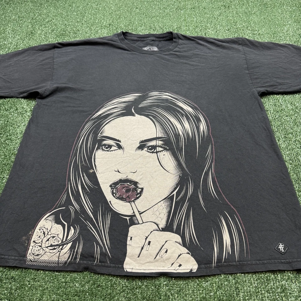 Iron Fist Graphic T Shirt Men's Size XL Black Short Sleeve Hot Chick Big Logo - Image 3 of 4