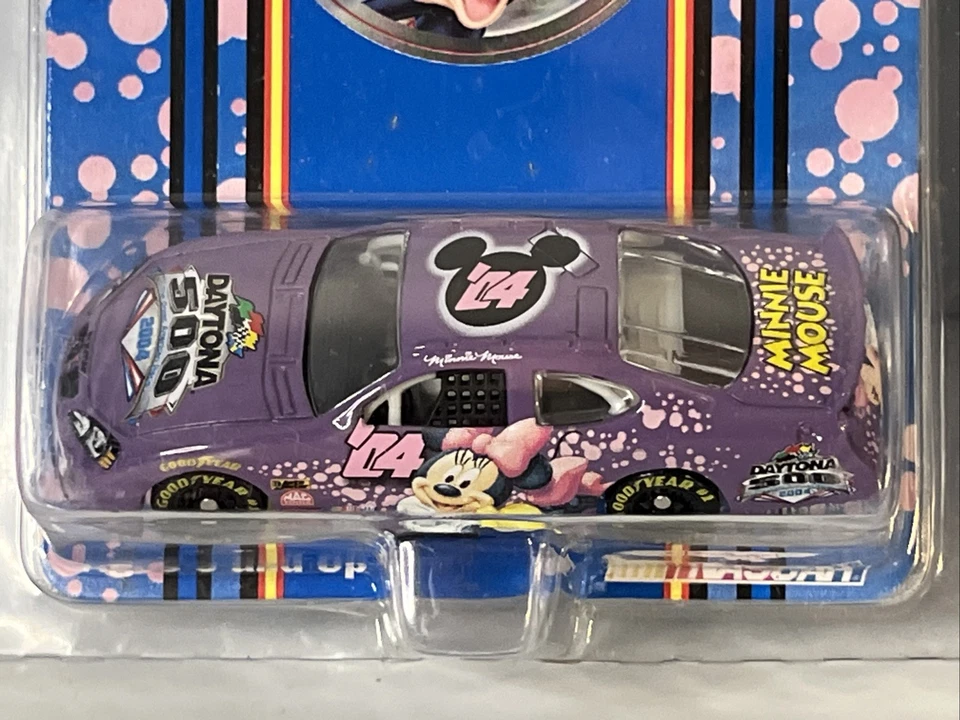 Disney Nascar 2004 Daytona 500 Mickey Mouse Minnie Mouse 2 Car Set NEW Sealed - Image 4 of 4